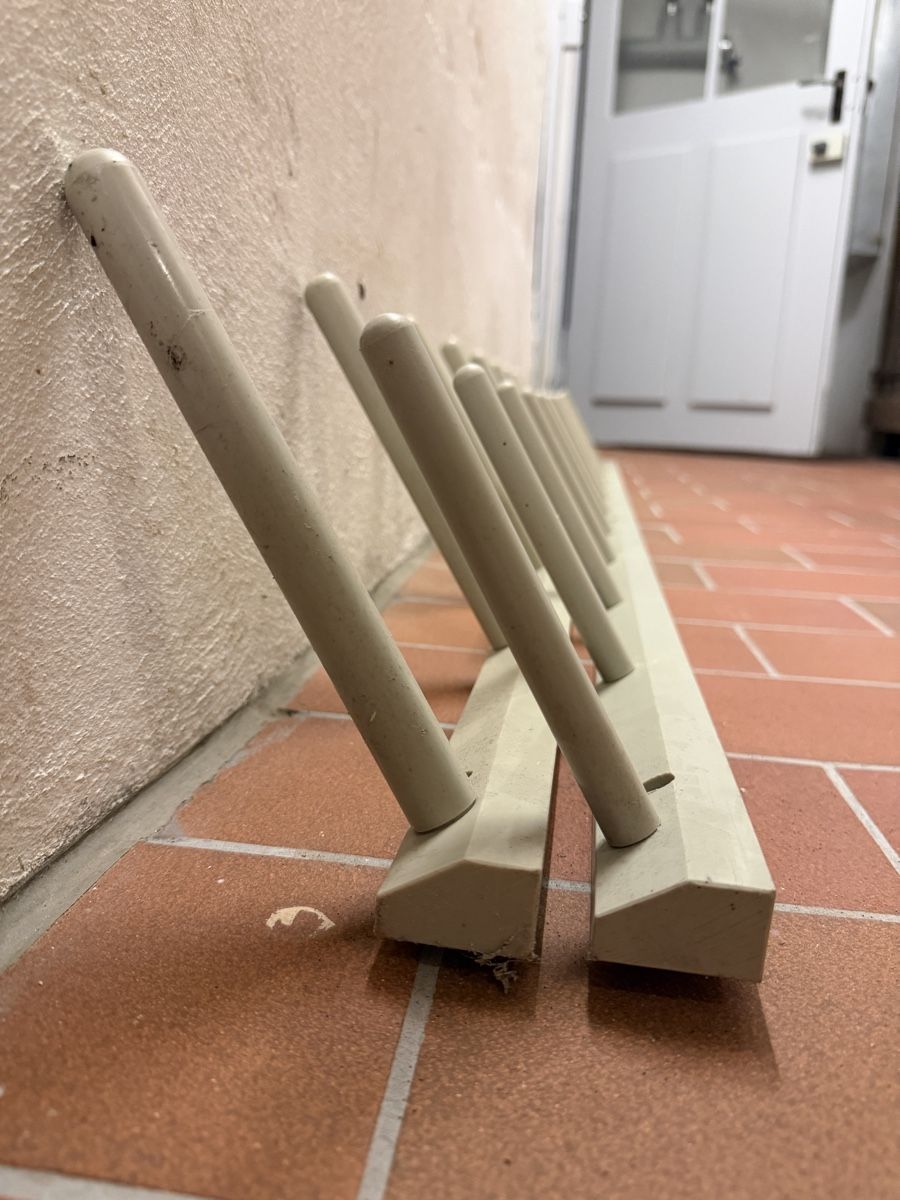 Sonstiges für Haushalt & Wohnen: FLASCHEN GLÄSER WANDHALTERUNG – Gebraucht aus Basel von zove 2