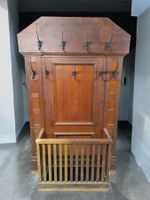 Garderobe Antik