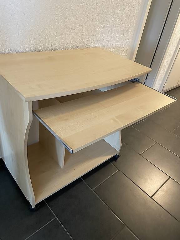 Bureaux: Kleiner Computertisch  – D'occasion à Belp par jon_zcb6 3