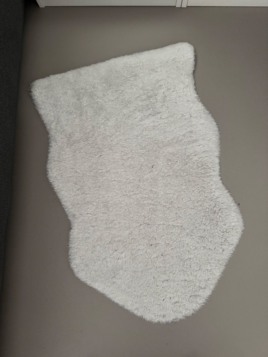 Tappeti: 2x Ikea Toftlund Kunstfell Teppich weiss – Usato da Kilchberg ZH venduto da ann_f79h