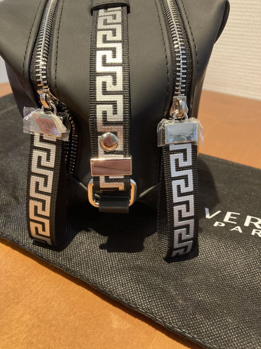 Versace Custodie per cosmetici: Versace Kulturtasche schwarz neu – Nuovo (secondo la descrizione) da Gals venduto da Chrisi-76 3