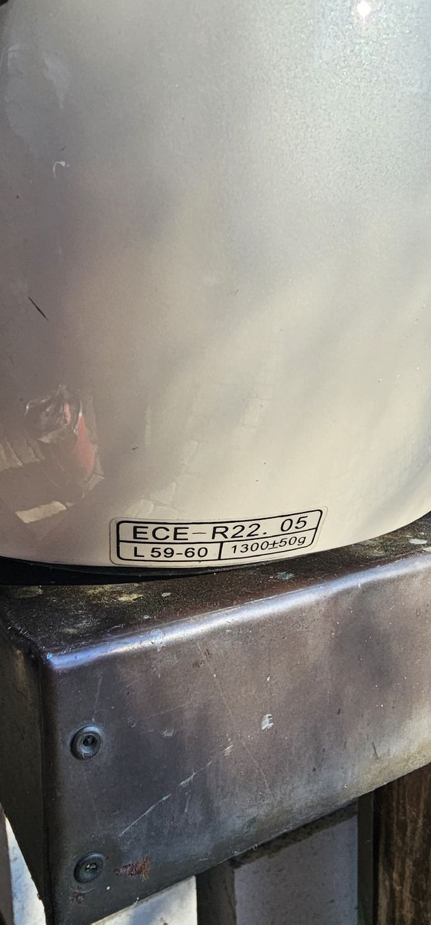 Caschi & visiere: Helm gross,getragen – Usato da Utzenstorf venduto da sue_v79p 2
