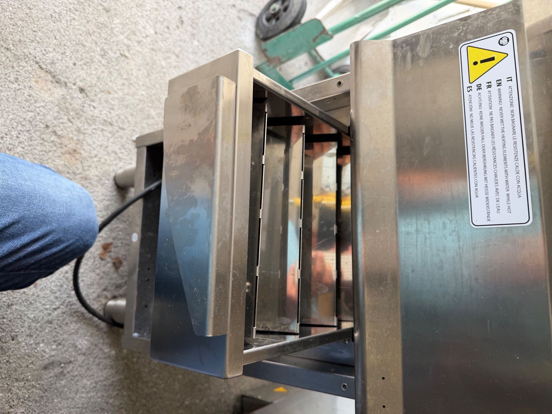 Griglie: Wassergrill Elektrogrill Gastronomie – Usato da Weesen venduto da AmdenLodgeOliEschler 4