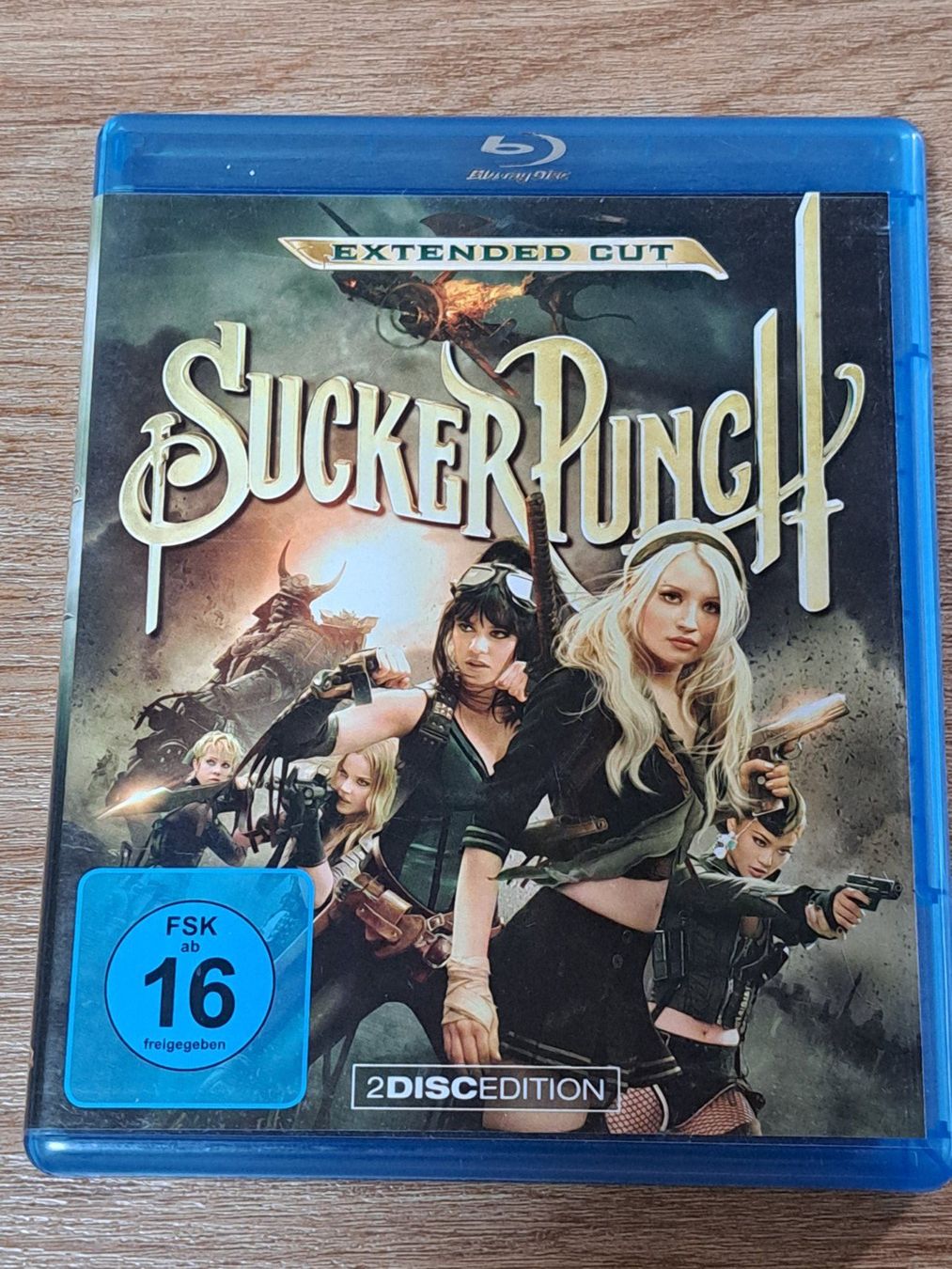 Tutti i DVDs: Blu-ray Sucker Punch, 2-Disc Extended Edition – Nuovo (secondo la descrizione) da Unterseen venduto da Kanica