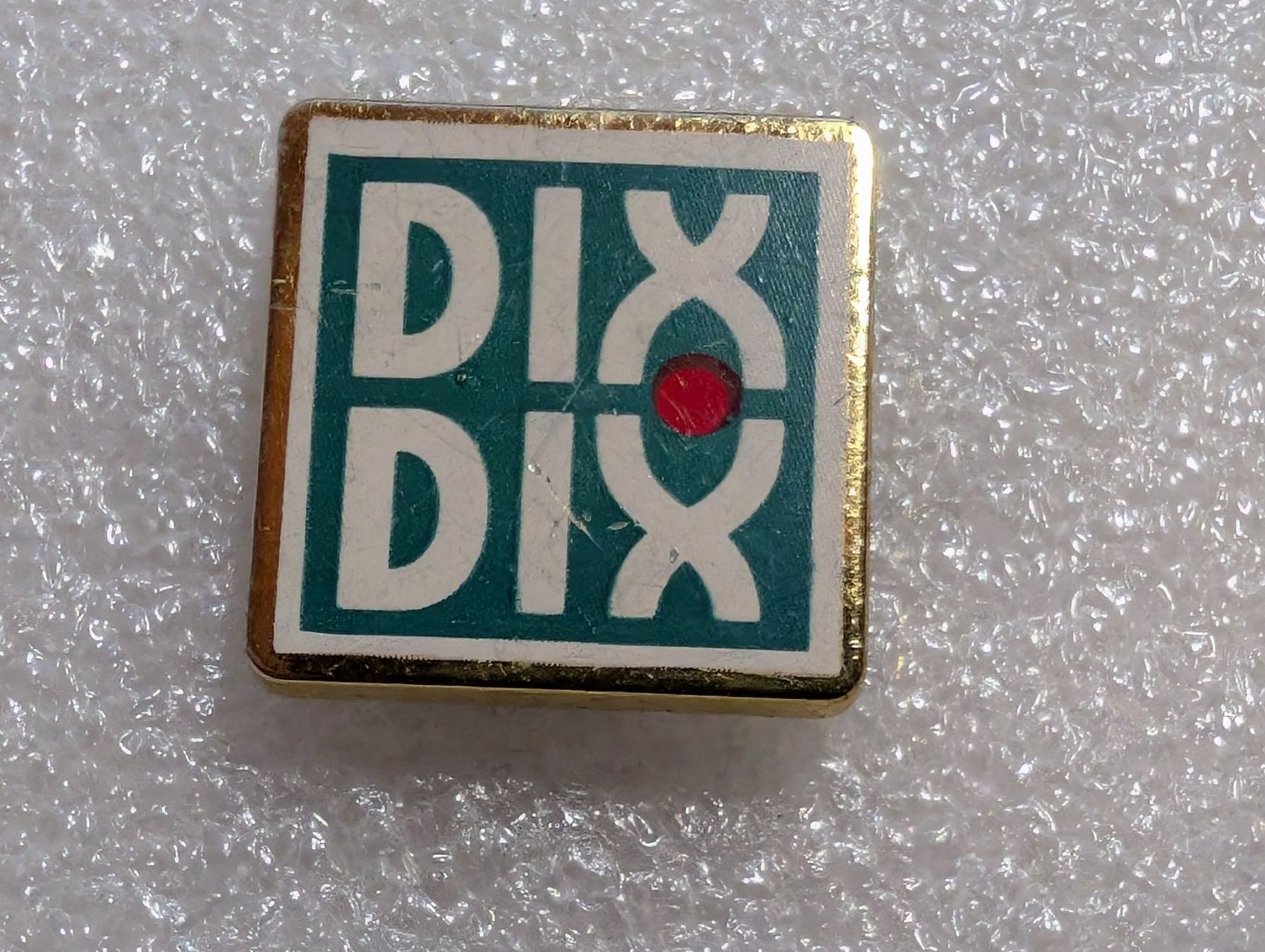 Plaketten & Abzeichen: Ansteckpin 267: Dix Dix – Gebraucht aus Oppligen von Pin-Fall-Shop