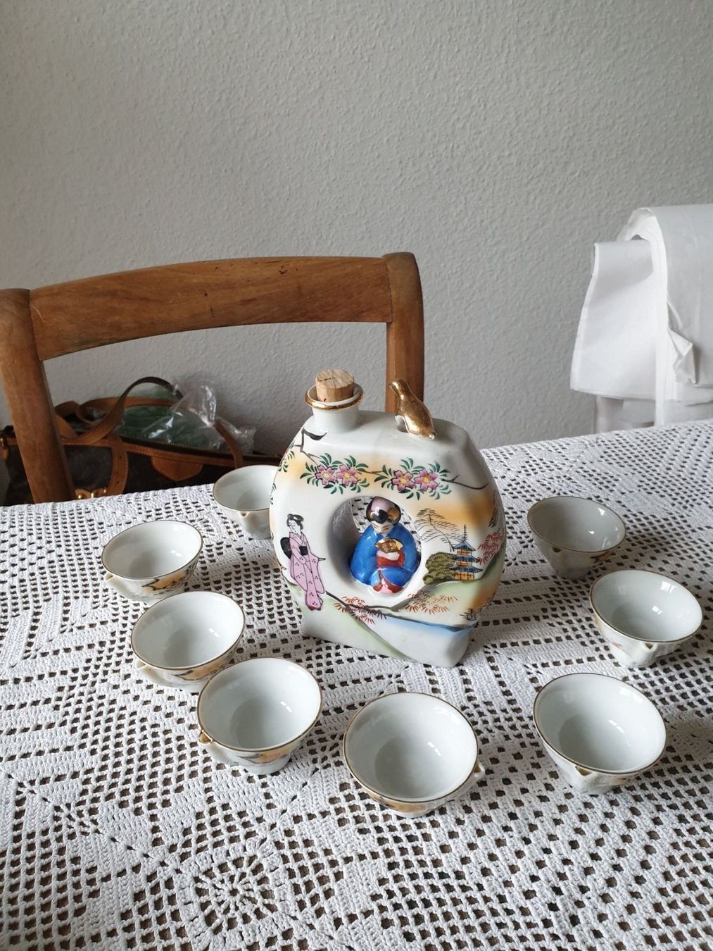Set di piatti: Sake Set mit Pfeifton Geisha wunderbar – Usato da Bottmingen venduto da sandy_2 1