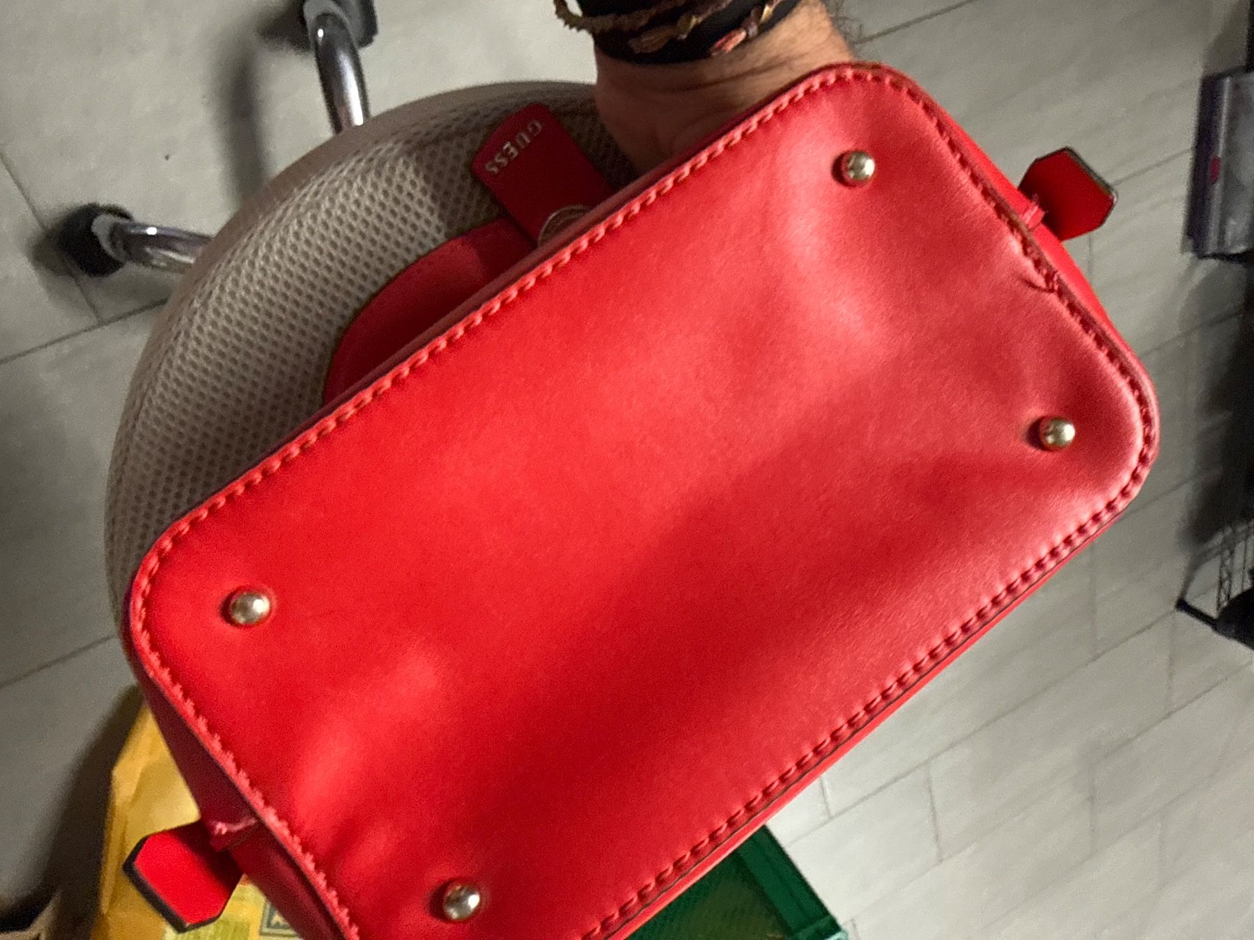Guess Sacs femmes: Guess Ledertasche – D'occasion à Pfeffingen par Allhandelklgwatches 3