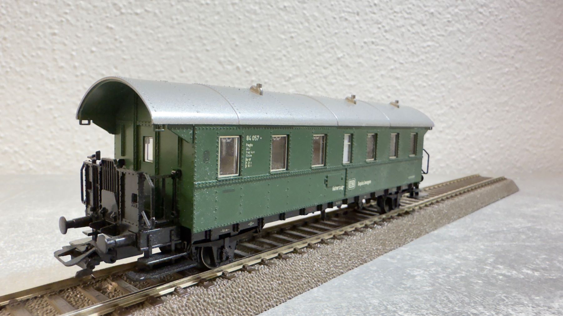 Märklin Modellini di ferrovie: Märklin DB Gepäckwagen H0 / AC – Usato da Windlach venduto da Kelebra 5