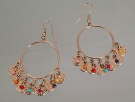 VINTAGE OHRRINGE MIT MÜNZEN UND FARBSTEINE