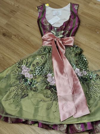 Astrid Söll-Dirndl in Gr. 34 - NEU