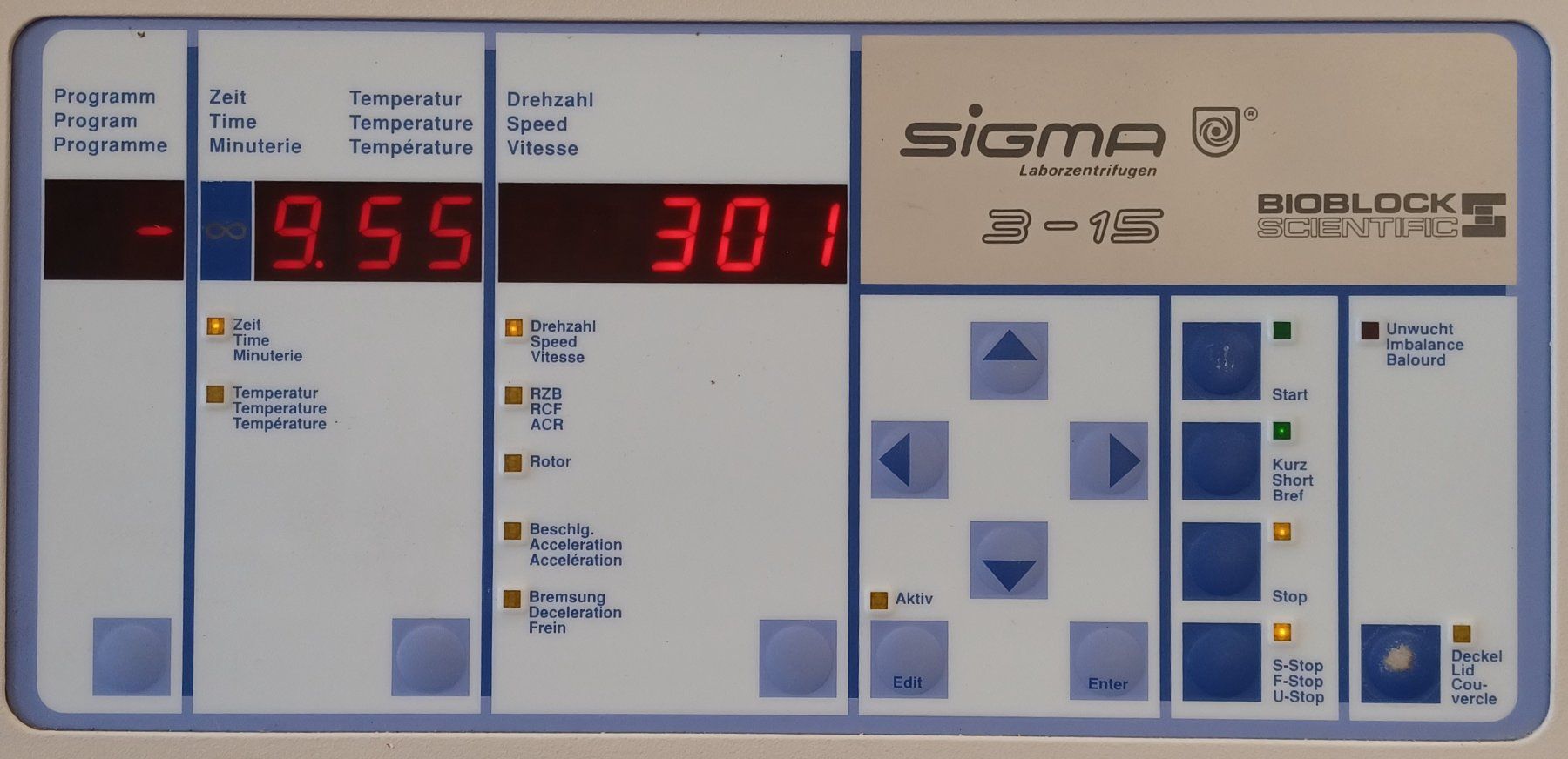 Accessori da laboratorio: Sigma 3-15 Tabletop centrifuge – Difettoso da Niederdorf venduto da LeptonAG_Labor 6