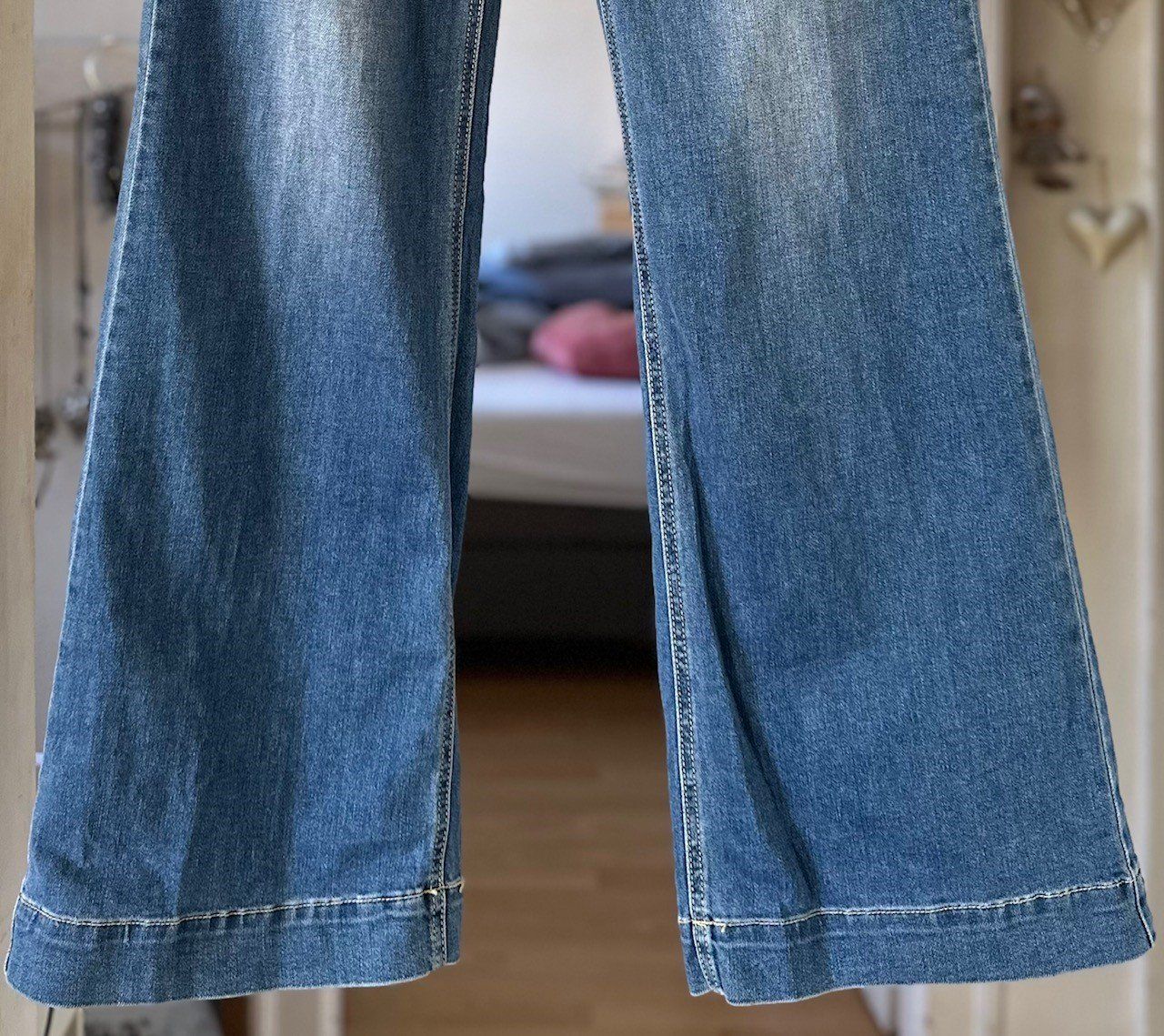 Jeans: JEANS EXTRA FLARE! L – Neu und originalverpackt aus Locarno von NicoNion 2