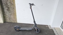 E-Scooter Segway Ninebot F2 pro D, 500W, 2000km, 02.2025