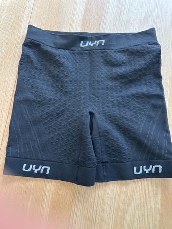 UYN Laufshorts Coolboost Grösse L