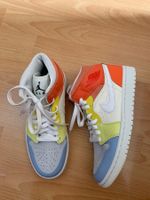 Baskets Nike Air Jordan 1 Mid To my First Coach p. 38