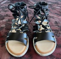 Sandales d'été noires T 38, neuves