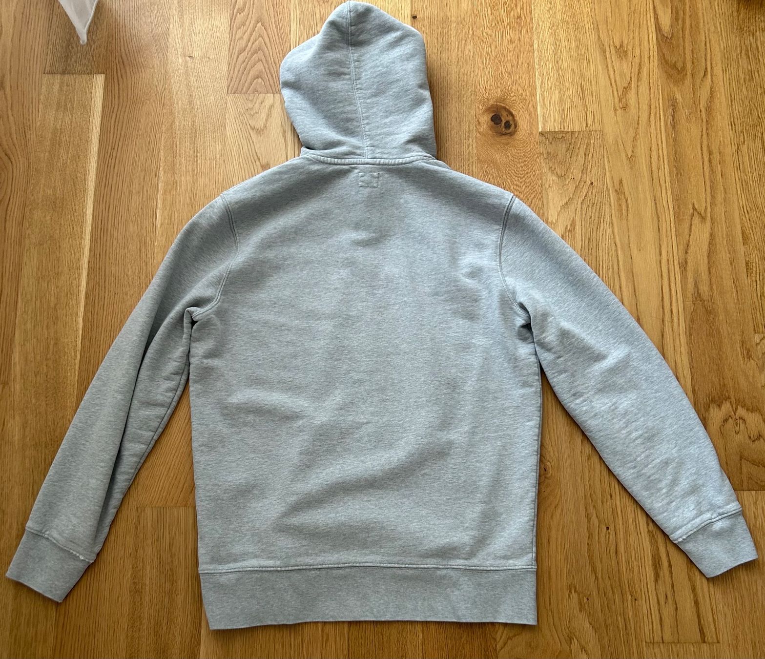 Levi's Maglioni & Felpe: Kapuzenpullover Levi's grau Grösse M – Usato da Altenrhein venduto da _6sbw 1