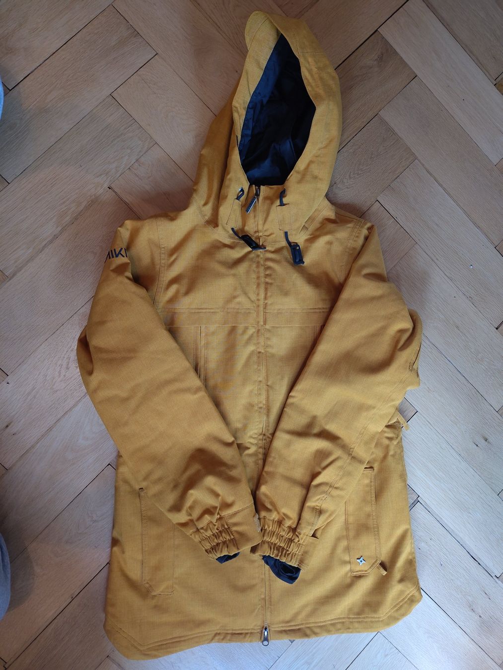 Nikita Jacken: Winterjacke – Gebraucht aus Bern von Linii
