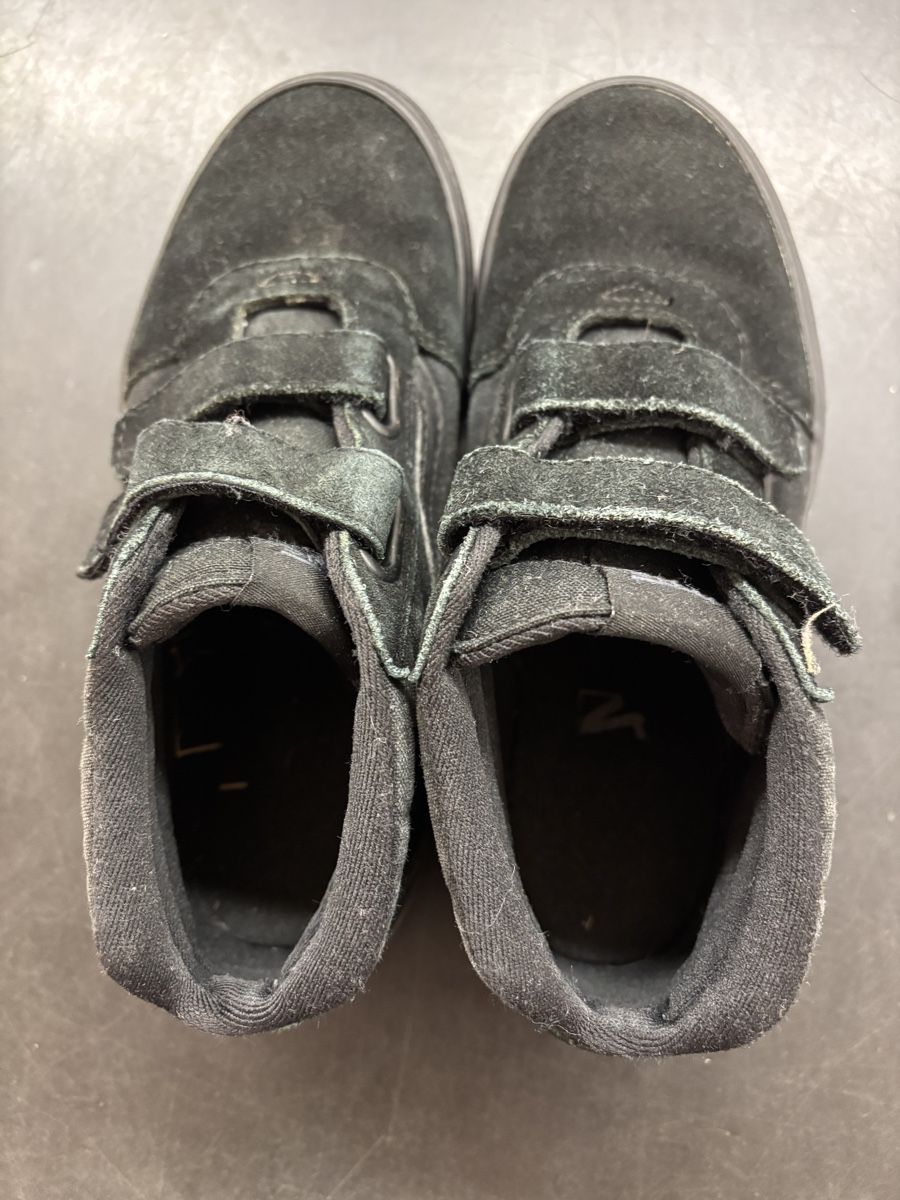 Vans Schuhe für Jungen: Vans Wildleder Sneaker, Grösse 34 – Gebraucht aus Büren an der Aare von Nikito2001 2