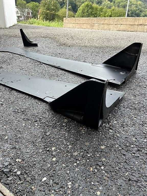 Alle Autoersatzteile: Opel Speedster Cup Side Skirts – Gebraucht aus Riva San Vitale von Flat86 1