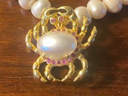 Aussergewöhnliches Perlen Collier mit einer Silber Krabbe