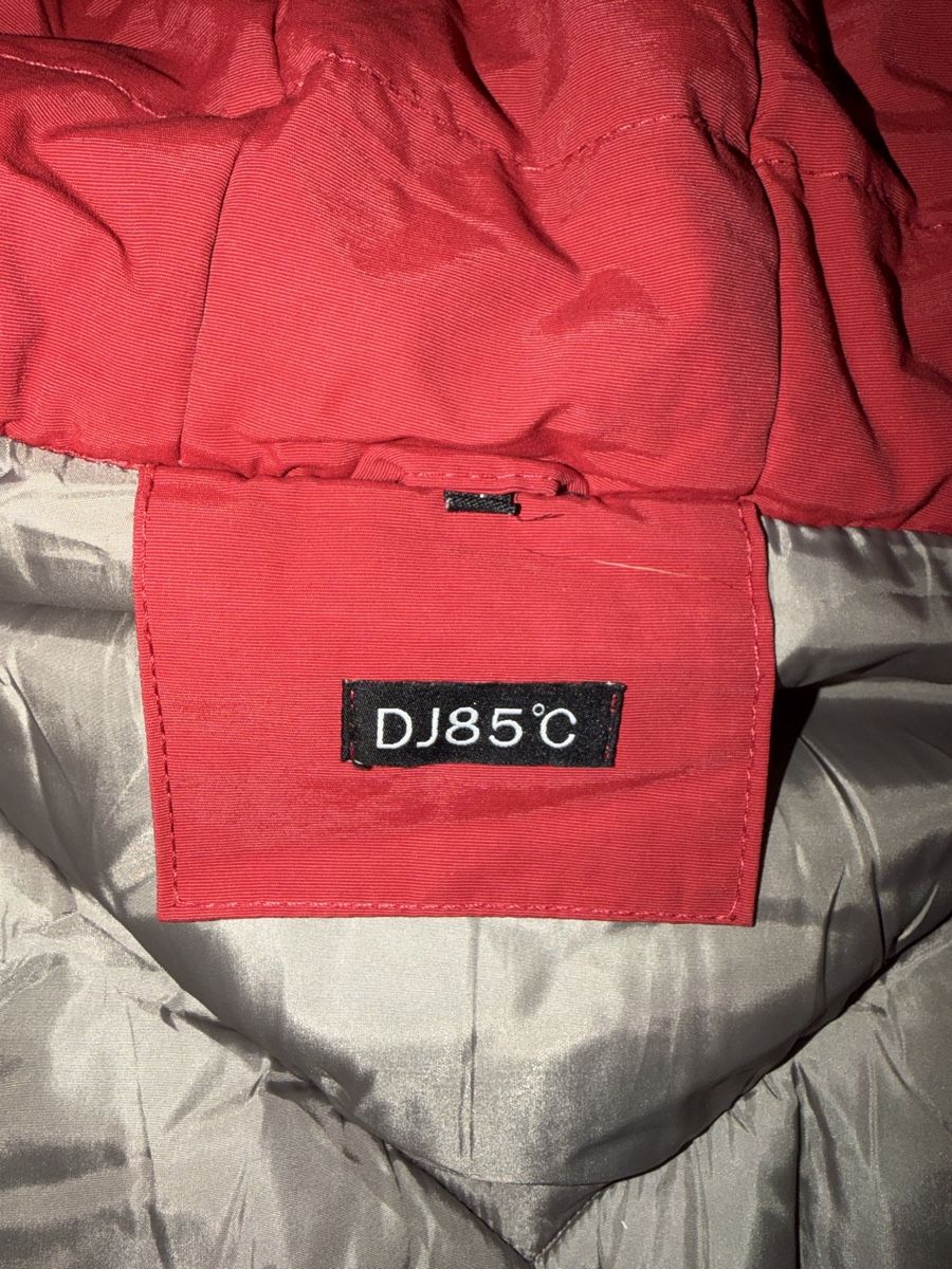 Cappotti: Wintermantel DJ85C rot mit Kapuze  – Usato da Morgarten venduto da elabaumann_ch 5