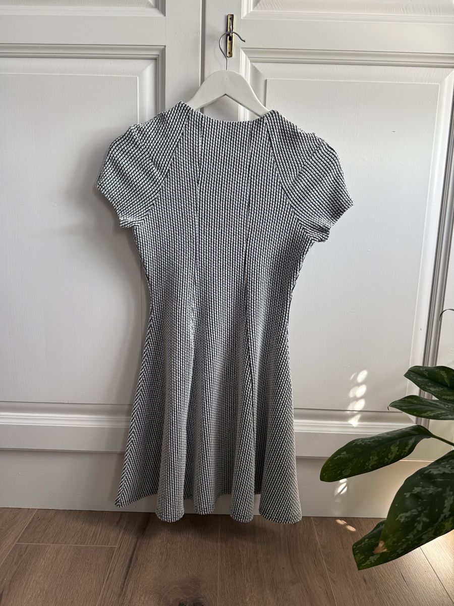 Vestiti: Kleid River Island mit Kragen – Usato da Kehrsatz venduto da Skoppa 1