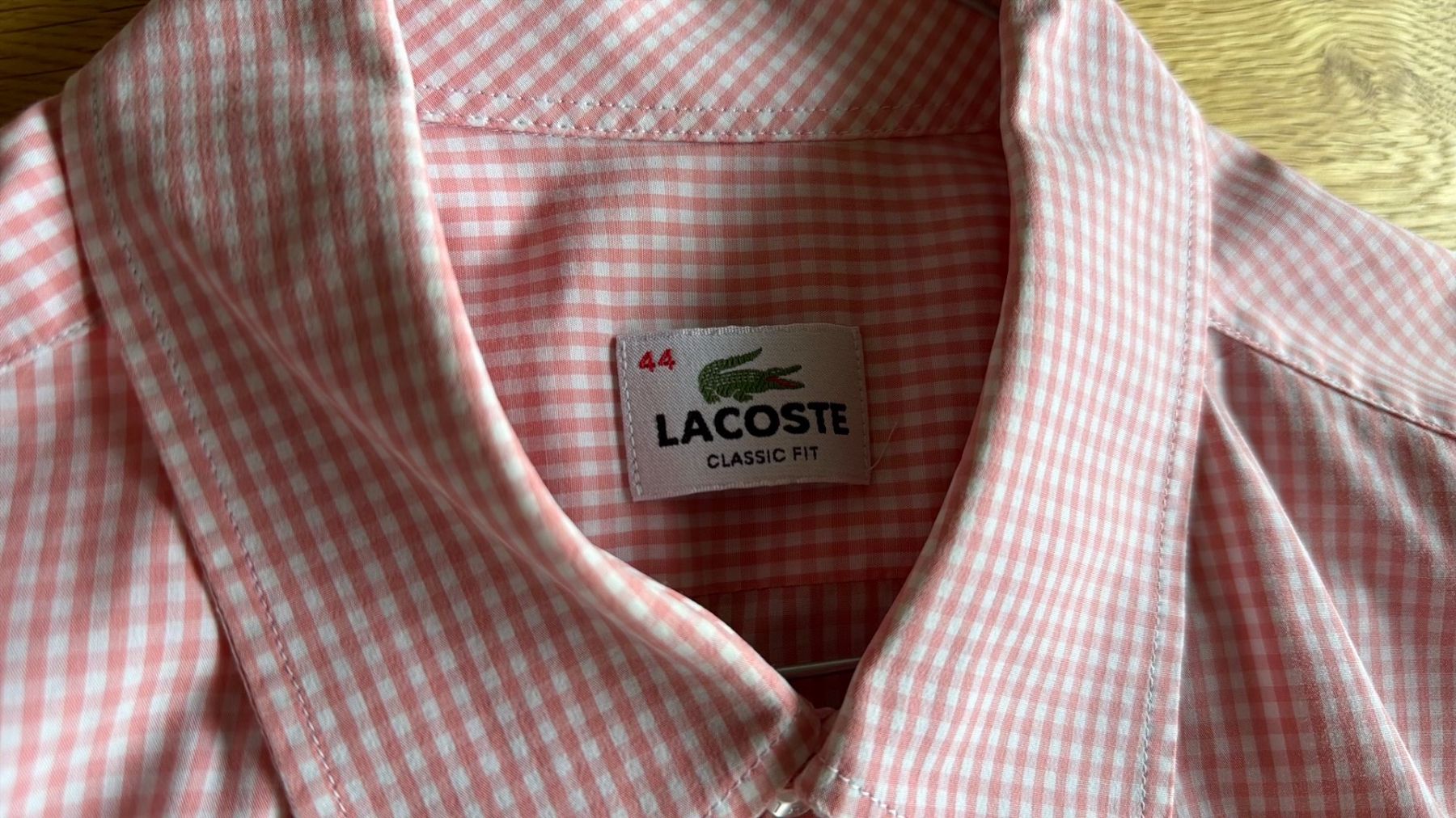Lacoste Hemden: Lacoste Hemd hellrosa kariert, Grösse 44 / L – Gebraucht aus Mühledorf SO von Introweb 2