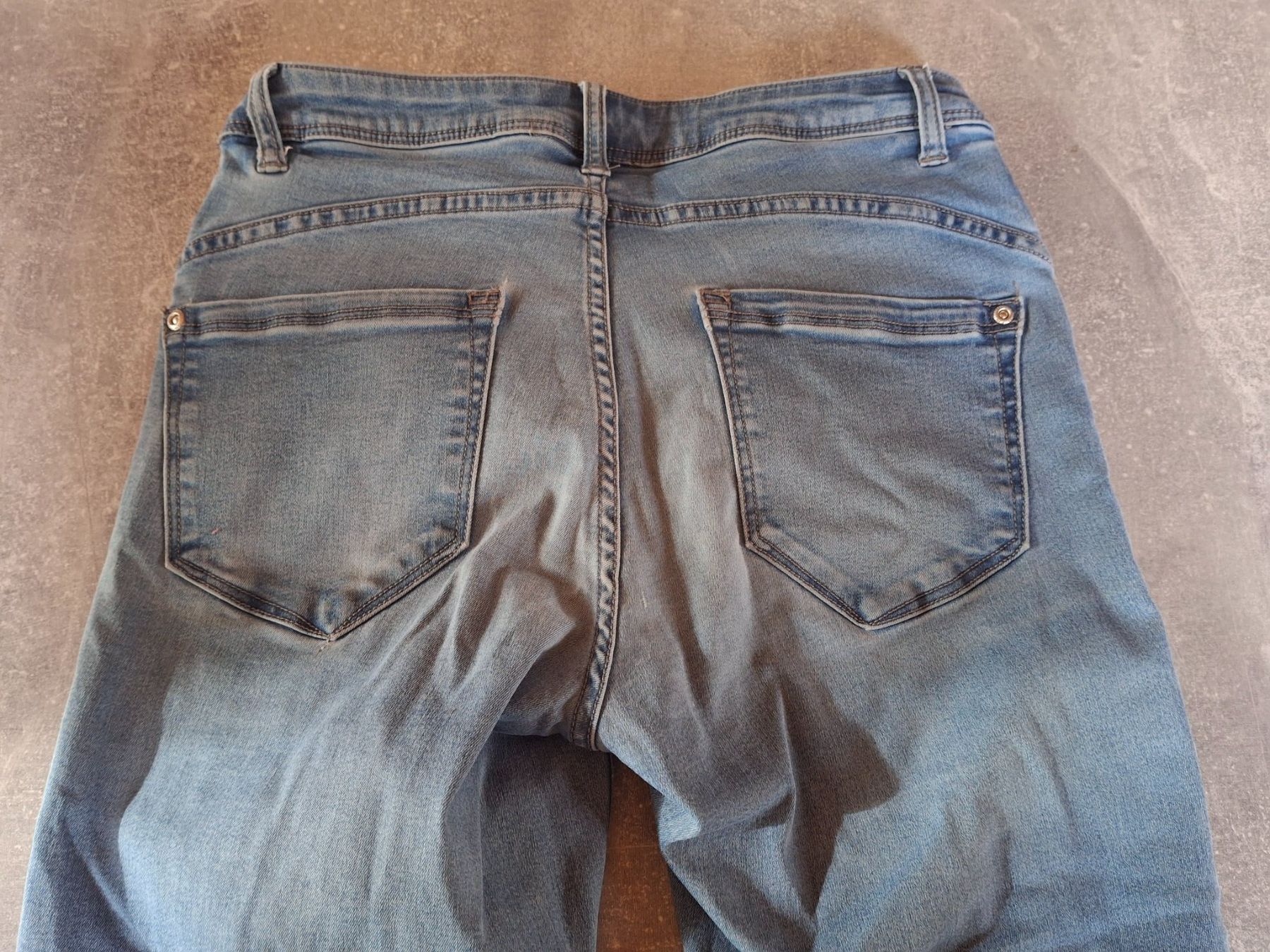 C&A Jeans: Pantalon jeans taille 34 marque C&A 65% coton – Gebraucht aus Villiers von san_jn5w 5