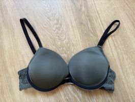 Soutien-gorge vert kaki noir push-up New Yorker, 85B