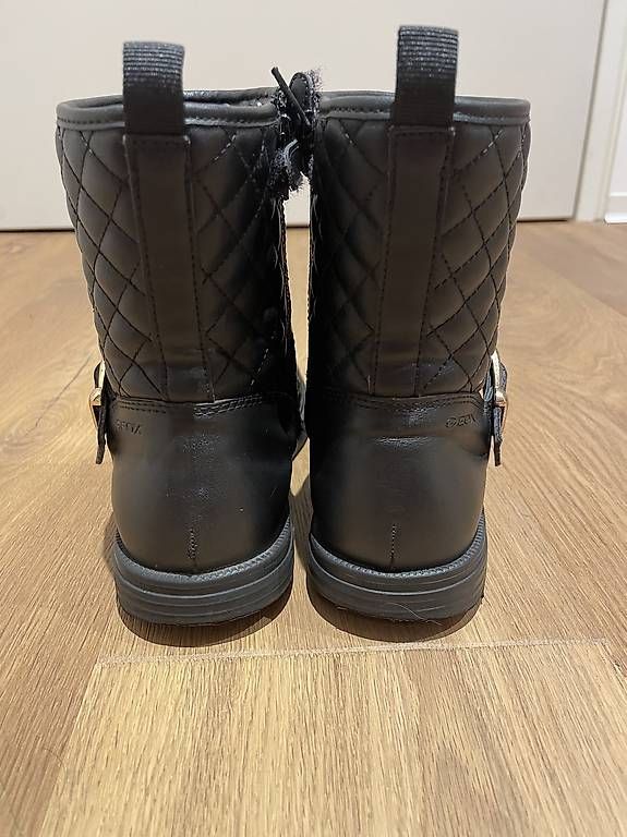 Schuhe für Mädchen: Geox Herbst/Winterstiefel Leder Grösse 37  – Gebraucht aus Binningen von larstacke 4