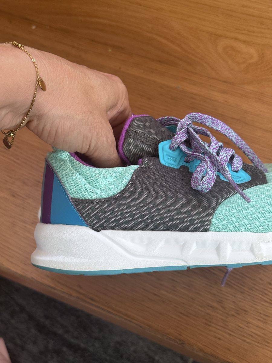 Adidas Scarpe per ragazze: Adidas Mädchen Turnschuhe, Grösse 34 – Nuovo (secondo la descrizione) da Wädenswil venduto da dorodi 2