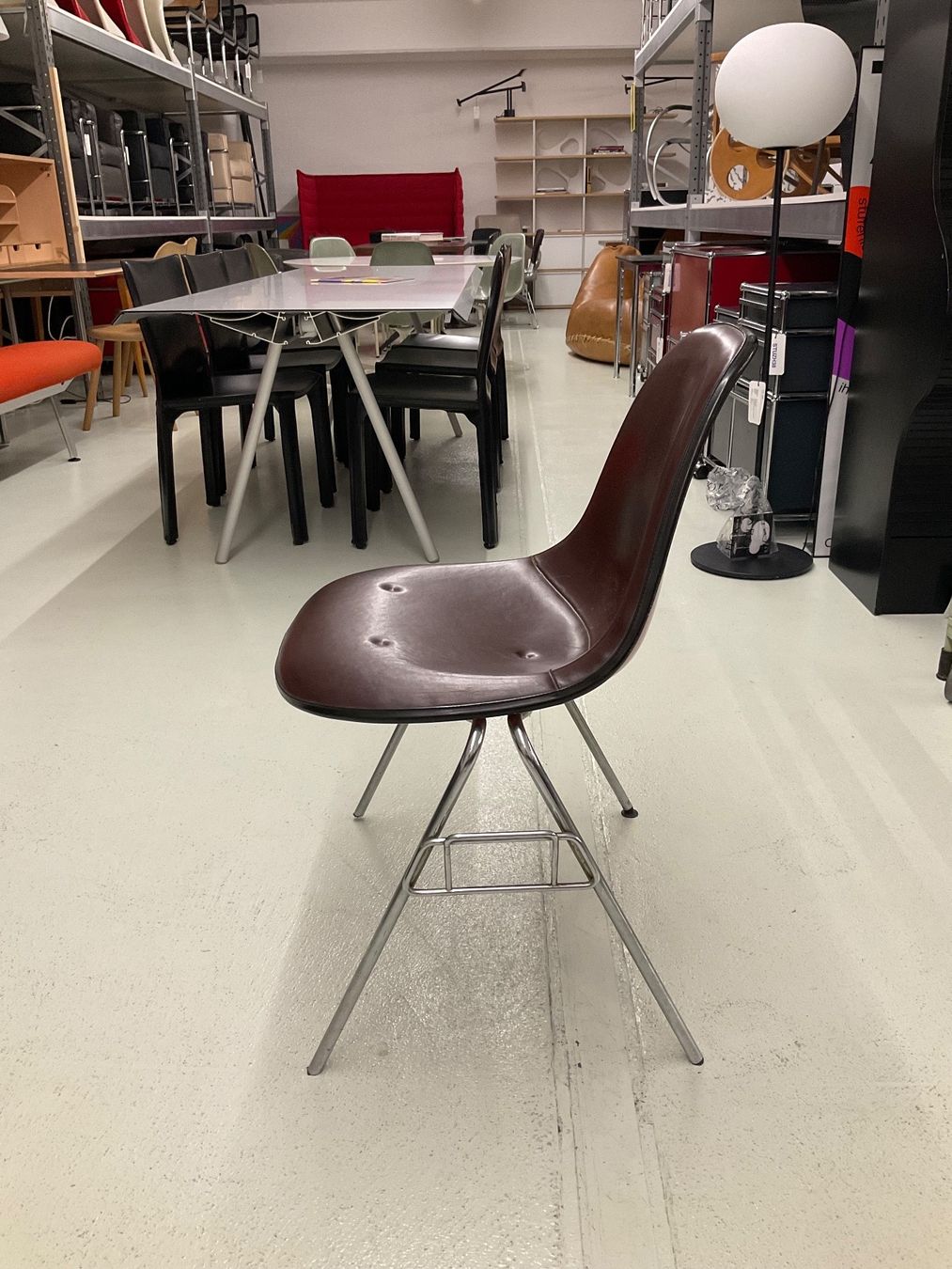 Vitra Stühle: Original Eames Fiberglass Sidechair von Vitra DSS – Gebraucht aus Zürich von vintage_design_sale 2