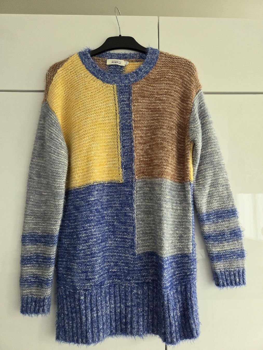Pullover & Sweatshirts: Bunter Strickpullover lang – Gebraucht aus Rüfenacht BE von Biancaro