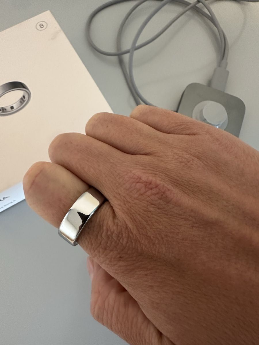 Oura Ringe: Oura Ring 4 | Grösse 8 | silber – Gebraucht aus Wabern von SAKU02 1