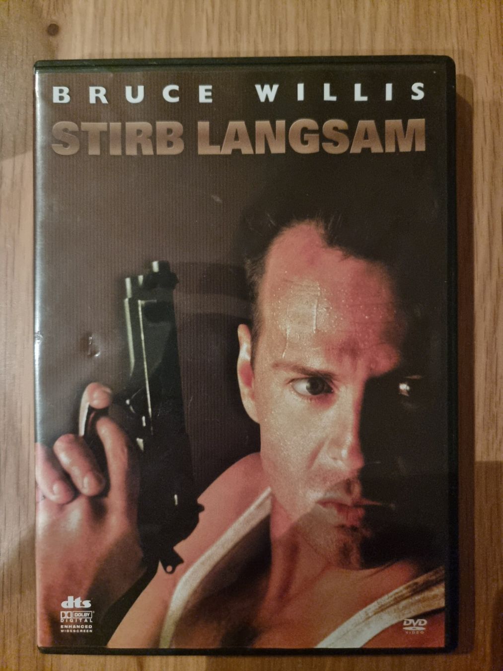 Tutti i DVDs: Stirb Langsam DVD - Action-Klassiker – Usato da Näfels venduto da energie2925