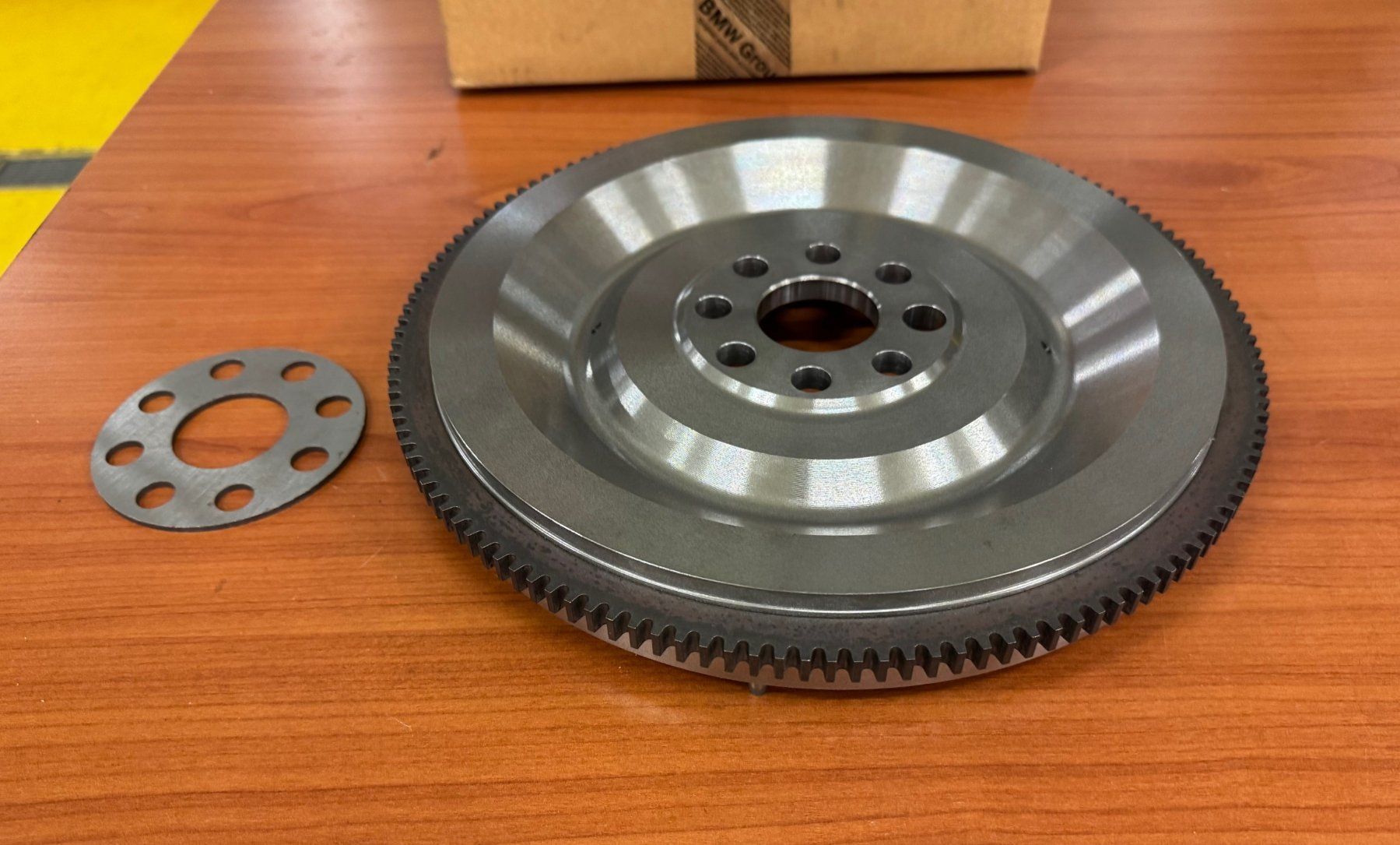 BMW Tutti pezzi di ricambio auto: BMW série 3 E30, 5 E28 et E34, Z1 E30 Volant moteur – Nuovo (secondo la descrizione) da Satigny venduto da rfo59 5