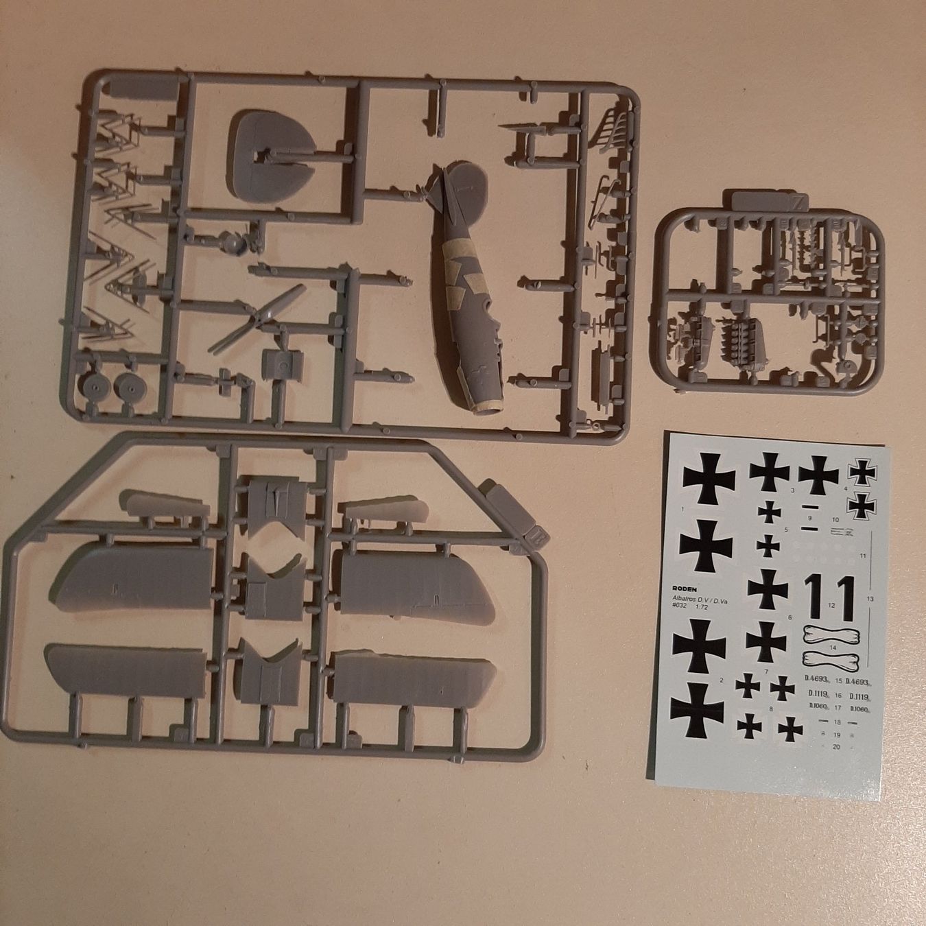 Kits de montage: 3078 ... Albatros D. V/Va ... Roden Ro 032 – D'occasion à Bonstetten par Benibanny59 4
