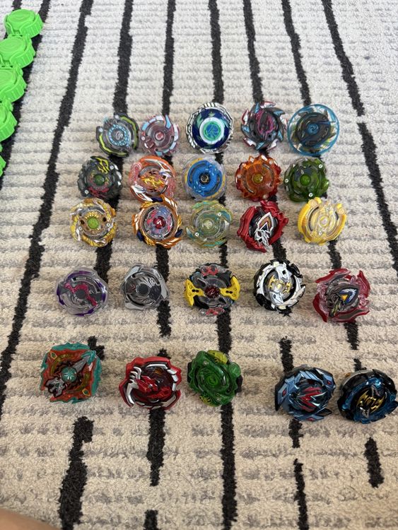 25 Beyblades (Gebraucht) in Regensdorf für CHF 40 – mit Lieferung auf ...
