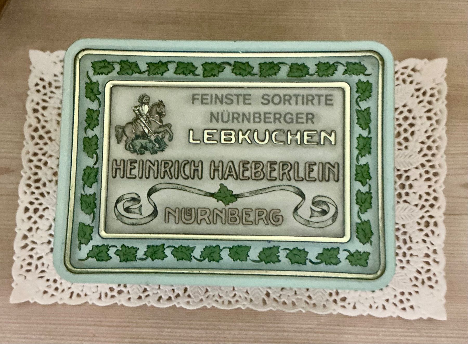 Barattoli: ÄLTERE LEBKUCHEN BLECHDOSE – Usato da Zell LU venduto da Silvermemory 3