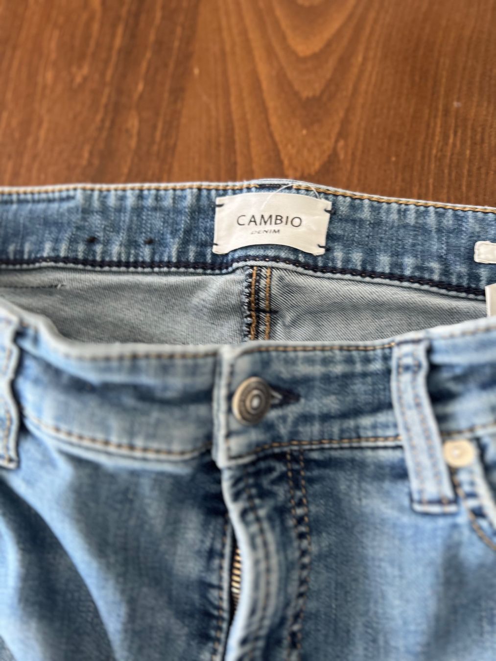 Cambio Jeans: Cambio Jeans Gr. 42 -top Zustand! – Gebraucht aus Ebmatingen von Mistelu 2