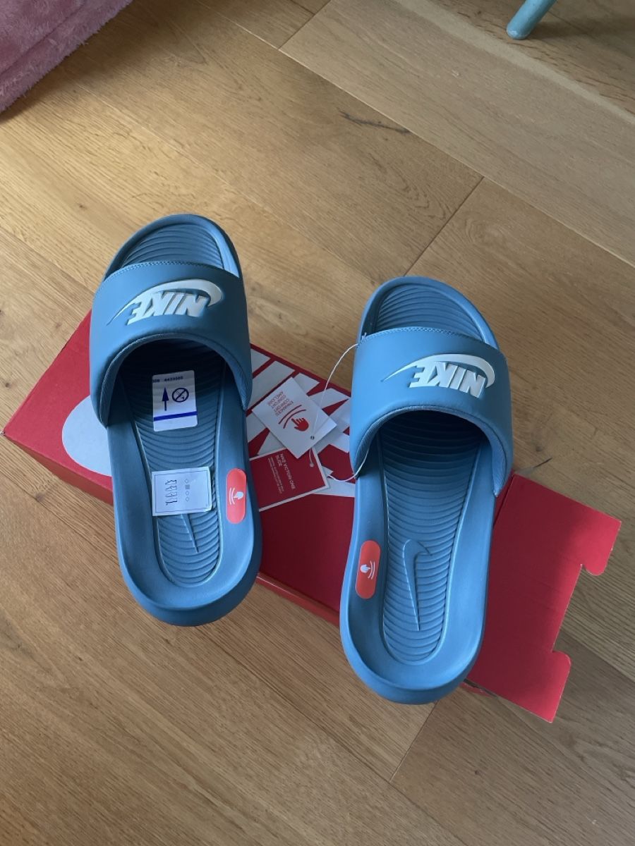 Nike Scarpe da uomo: Badeschuhe Nike Victor One Grösse 45 neu – Nuovo e nell'imballaggio originale da Läufelfingen venduto da Original100 1