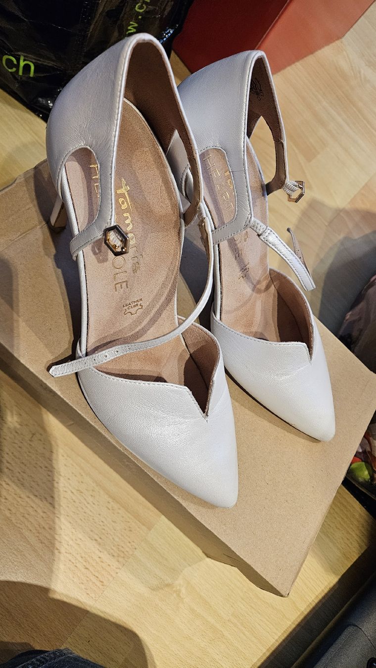 Tamaris Damenschuhe: Hochzeitsschuhe Tamaris Gr. 39 – Gebraucht aus jona von ricrac10