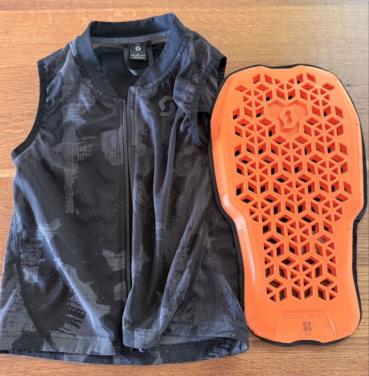 Protezioni & Imbottiture: Scott Airflex Rückenprotektor Weste Junior Grösse S – Usato da Solothurn venduto da Ohuups2 2
