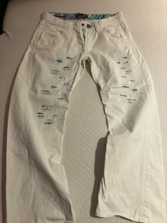 Guess Luxury Jeans,weisse Sommerhose mit destroyed Look L-XL