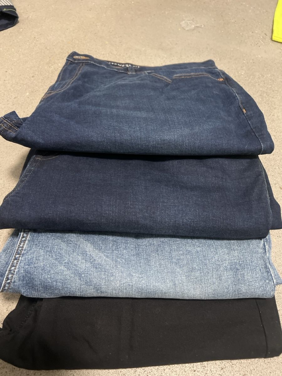 Jeans: 4x Jeans in Inch 42 – Usato da Wittenwil venduto da mx5mx5