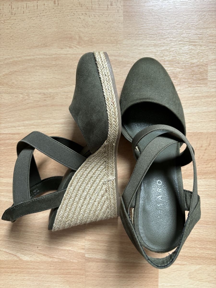 Scarpe da donna: Frauensommerschuhe gr. 36 – Usato da Rotkreuz venduto da kul_c5s9 1