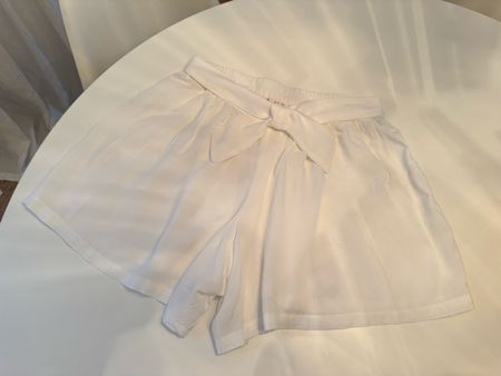 Platinum, Mykonos weisse🤍Shorts mit Schleife One Size