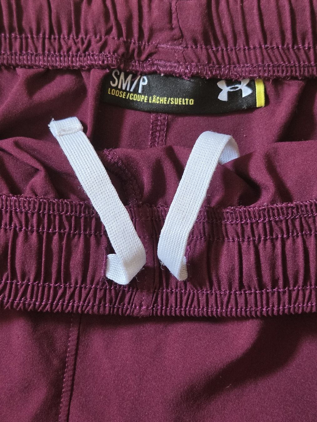 Under Armour Hosen: Under Armour Sporthose Dunkelrot – Gebraucht aus Bassersdorf von ale_2ftz 2