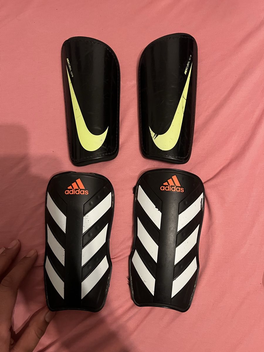 Nike Protezioni & Imbottiture: Nike & Adidas Schienbeinschoner Set, – Usato da Rüti ZH venduto da Mjohnny7